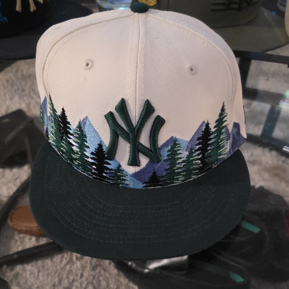 New Era Outdoor Green, White, and Black 59FIFTY Cap (711)